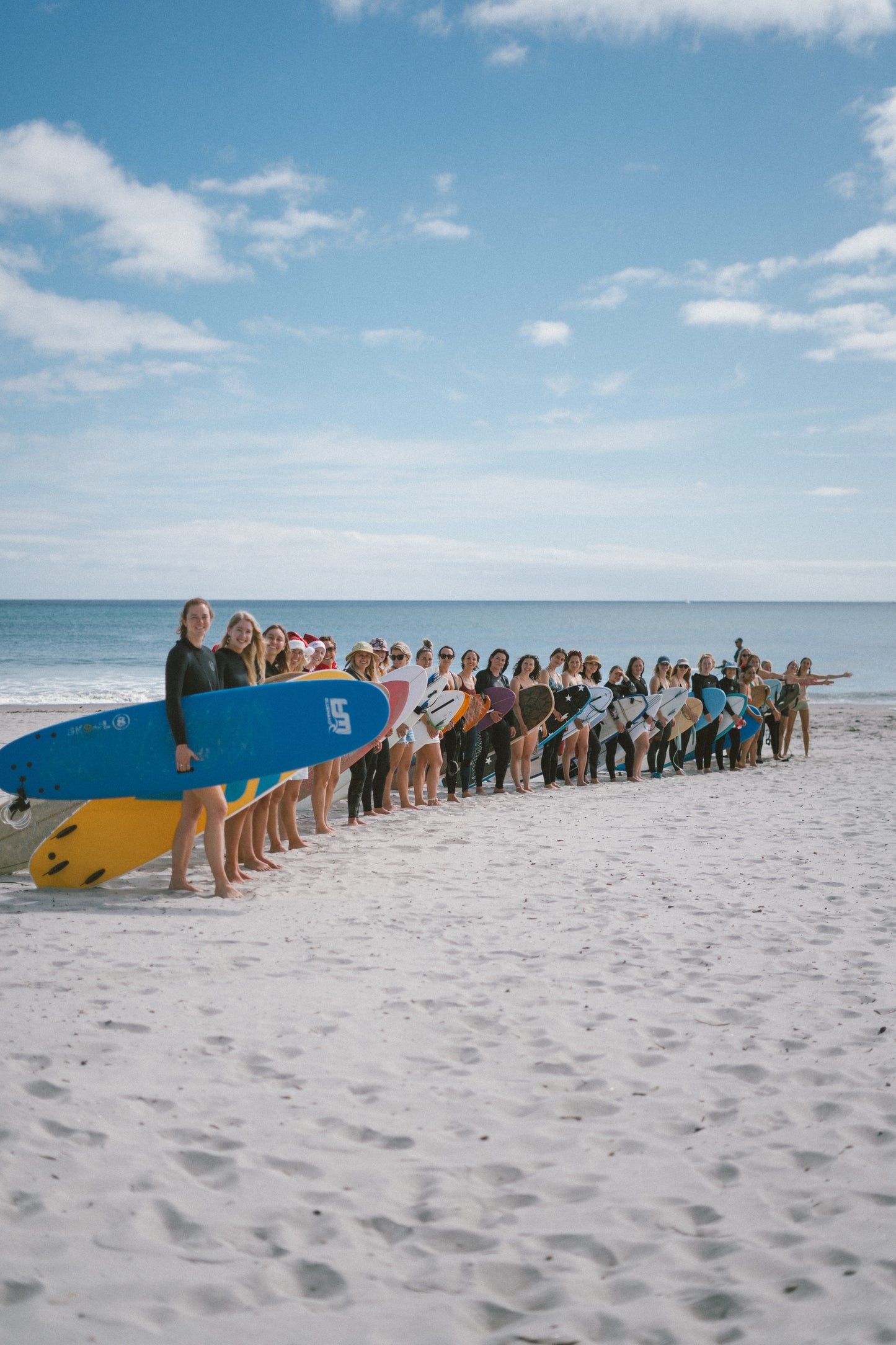 Wāhine Santa Group Surf!♥️🎄