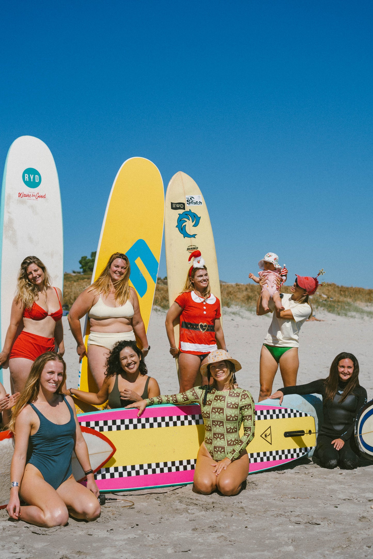 Wāhine Santa Group Surf!♥️🎄