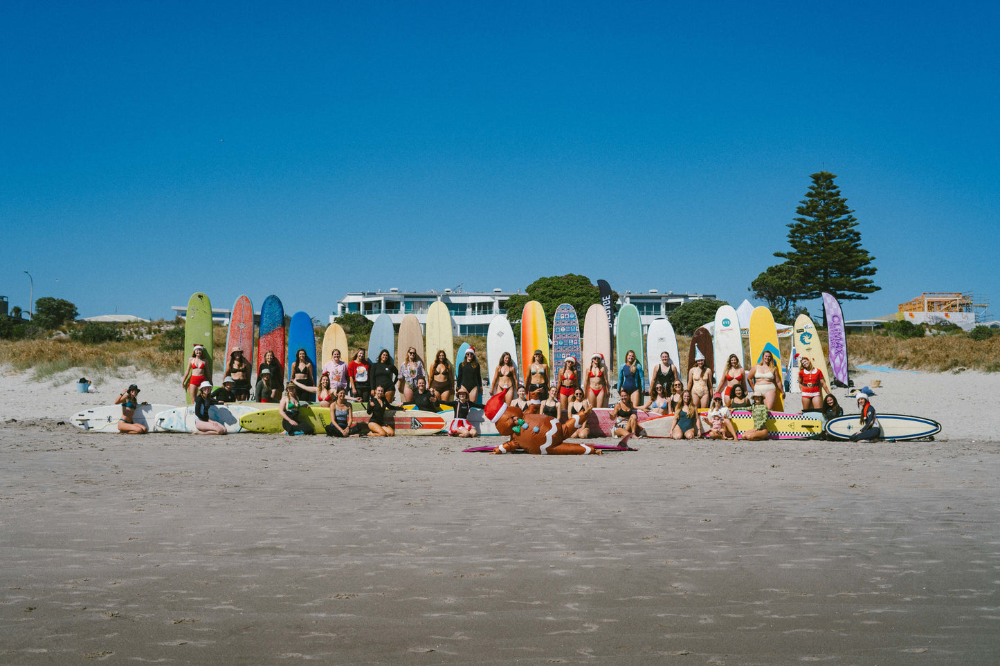 Wāhine Santa Group Surf!♥️🎄